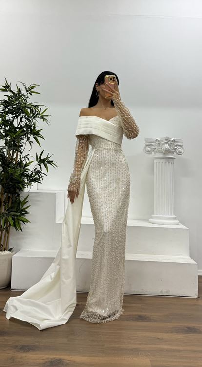 Ekru Kayık Yaka İşlemeli Abiye Elbise